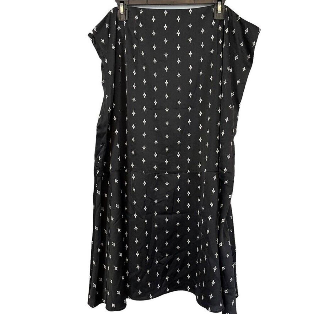 Ann Taylor Loft Plus Womens Black White Satin Midi Flare Side Zip Skirt sz 18 - Picture 14 of 15